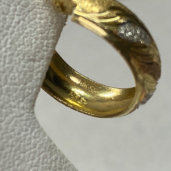 Classic 14k Yellow Gold Diamond Cut Textured Design Small Huggie Hoop Earrings - Picture 7 of 8